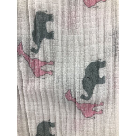 Swaddle Designs Cotton Muslin Swaddle Pink Giraffe & Elephant - Picture 2 of 5